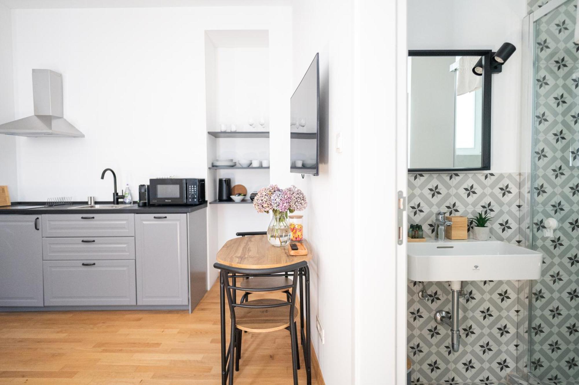Wally Apartments By Flat White - With Elevator Загреб Екстериор снимка