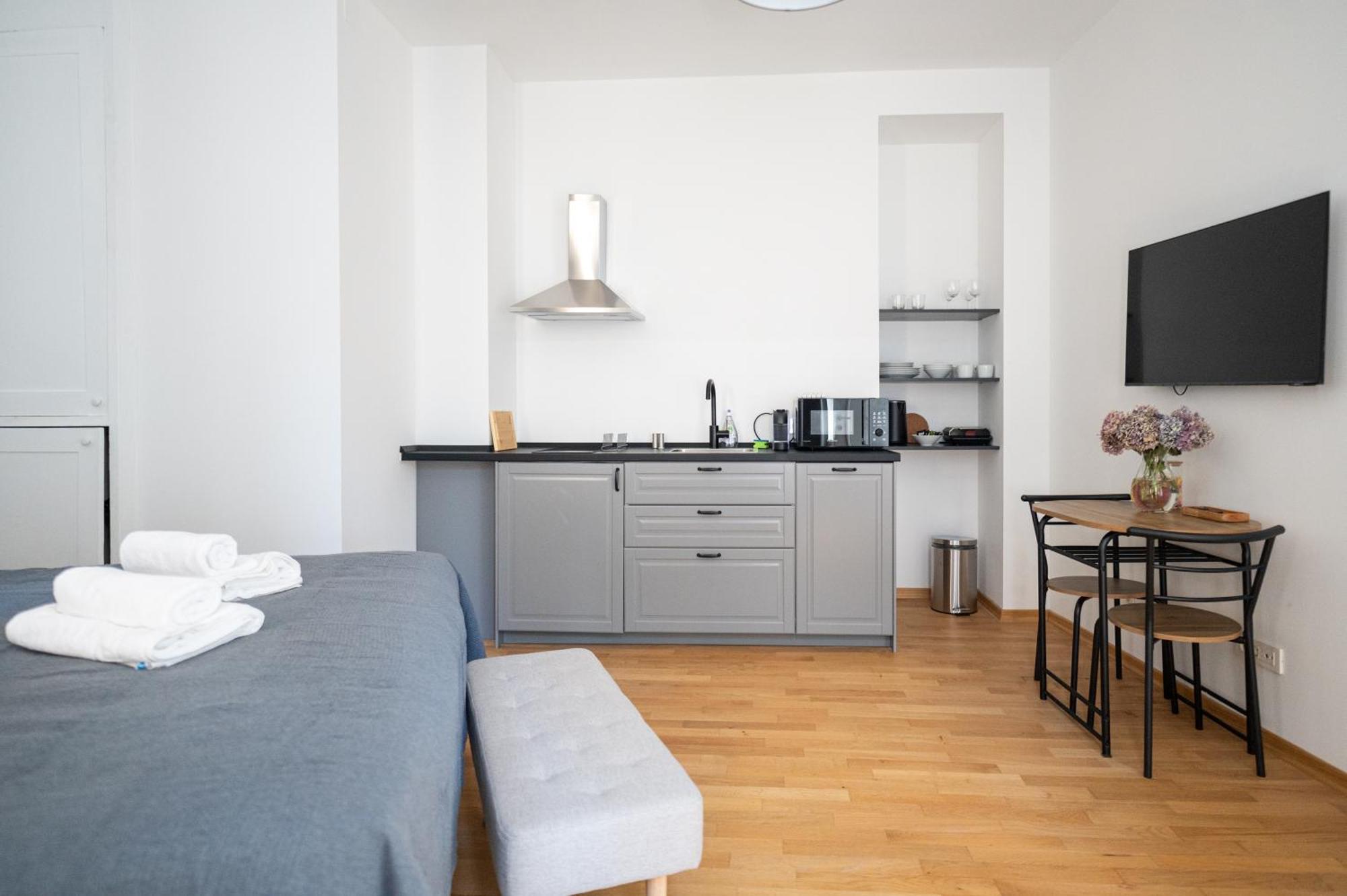 Wally Apartments By Flat White - With Elevator Загреб Екстериор снимка