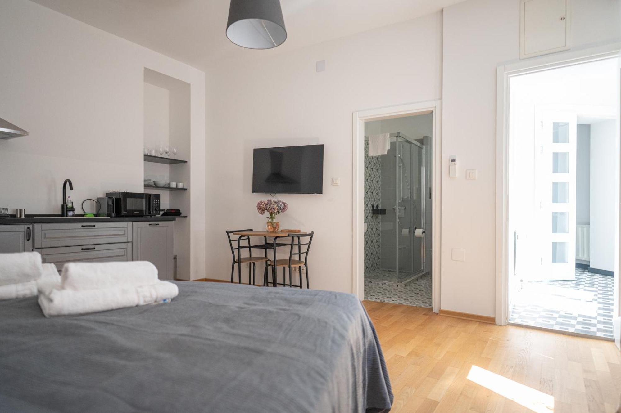 Wally Apartments By Flat White - With Elevator Загреб Стая снимка